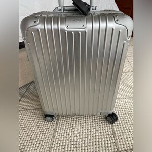 RIMOWA CABIN PLUS CARRY-ON
